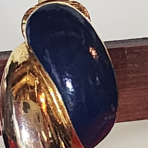 Avon Vintage Blue Enamel and Gold Tone Petite Magnetic Clip on 1" x 1" Earrings - Picture 5 of 16